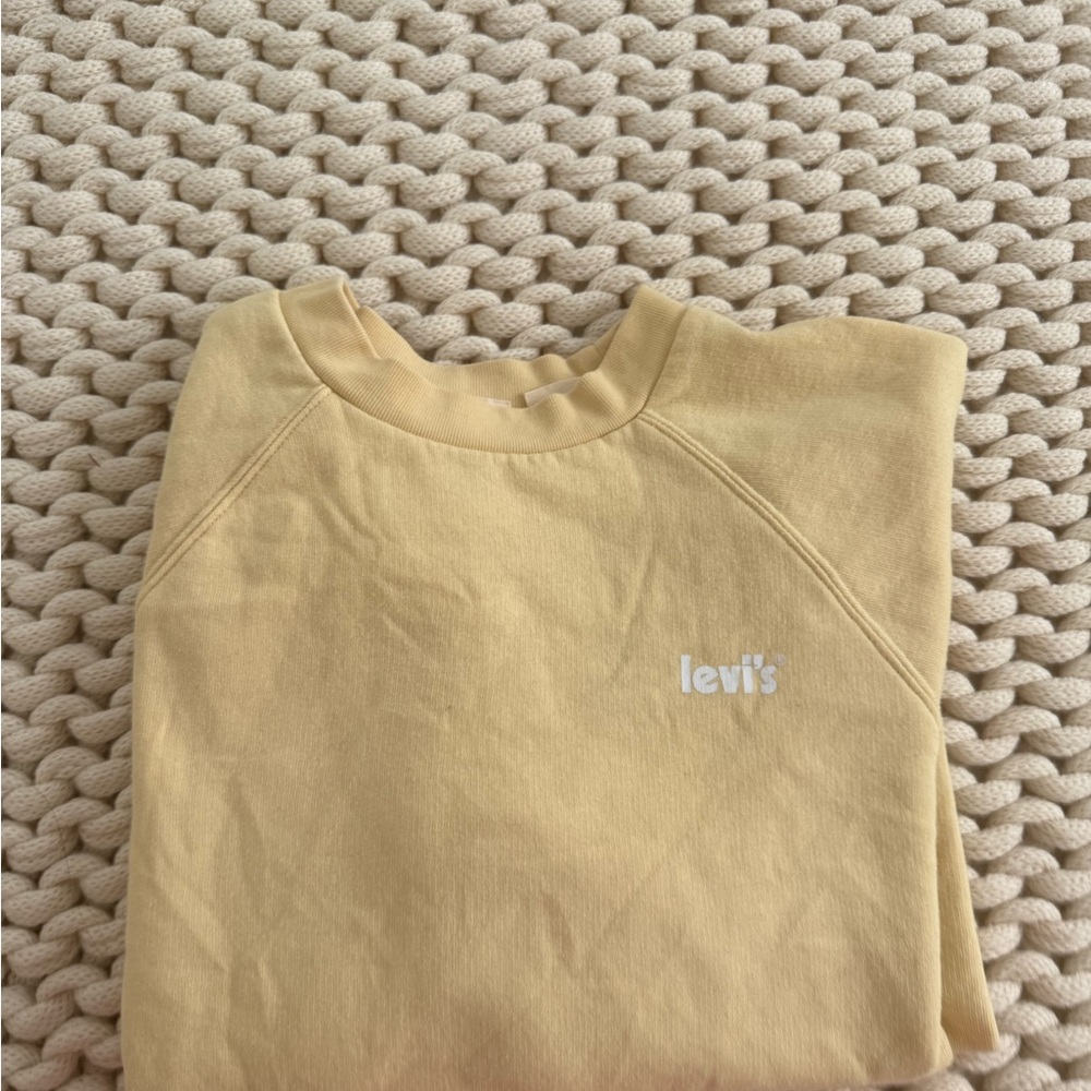 Levi's Soft Yellow Crewneck